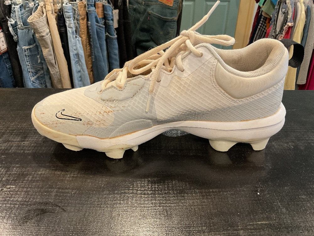 NIKE cleats size 7.5|236