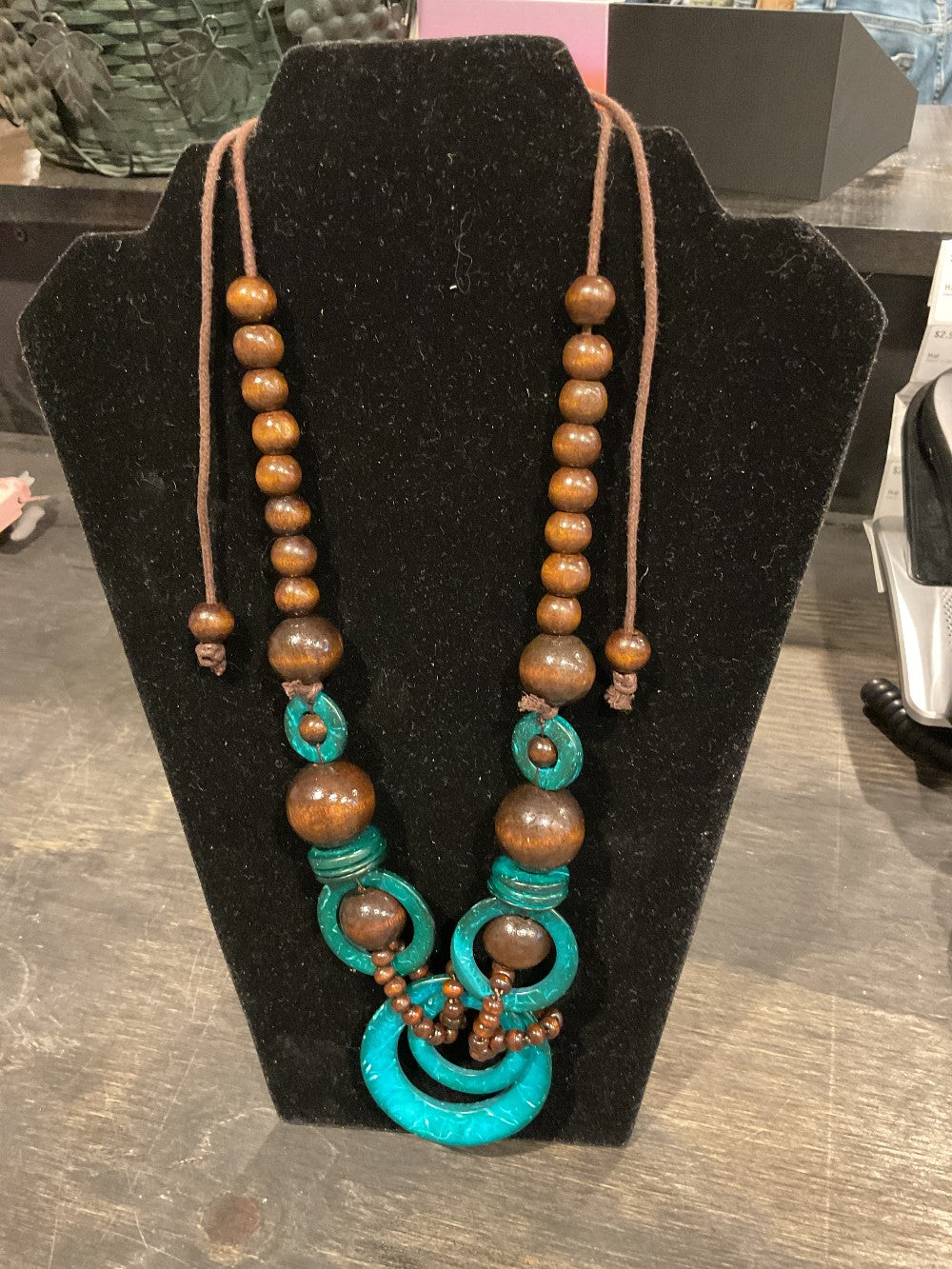 Wooden and green necklace|63